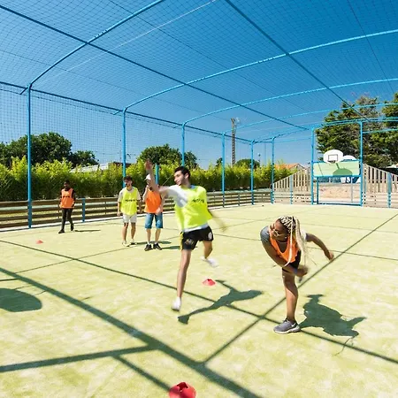 אתר קמפינג Camping Club Le Trianon - Maeva 5*