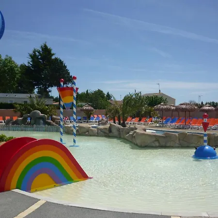 אתר קמפינג Camping Club Le Trianon - Maeva אולון-סור-מר